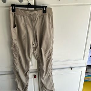 St John’s bay, women’s tan straight leg athletic fit pants, size medium